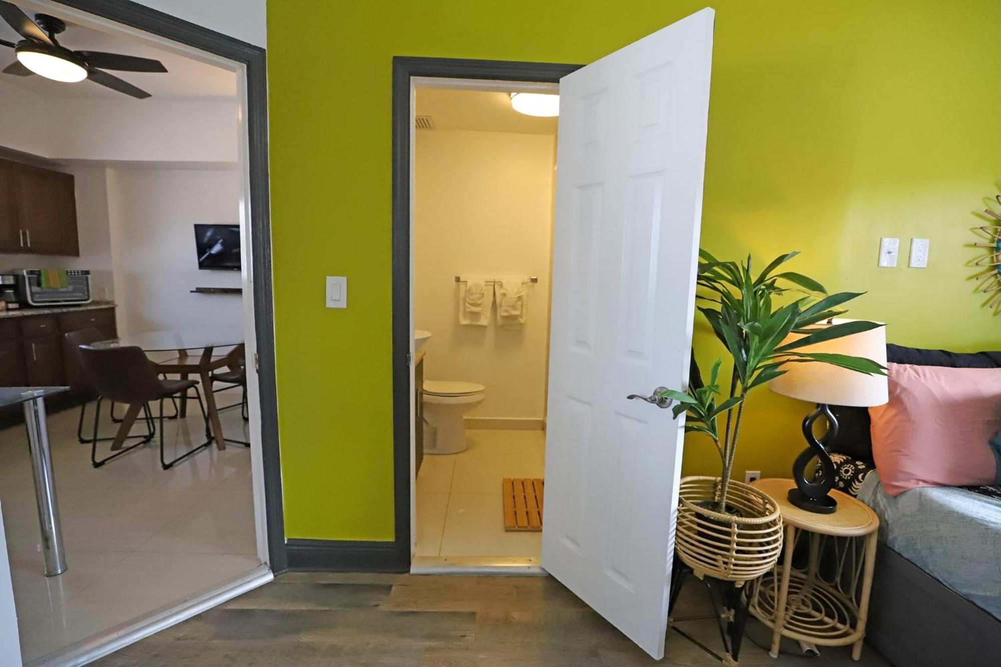 מיאמי ביץ' North Beach Steps To Sea Miami Apartment With Free Parking Family And Pet Friendly מראה חיצוני תמונה