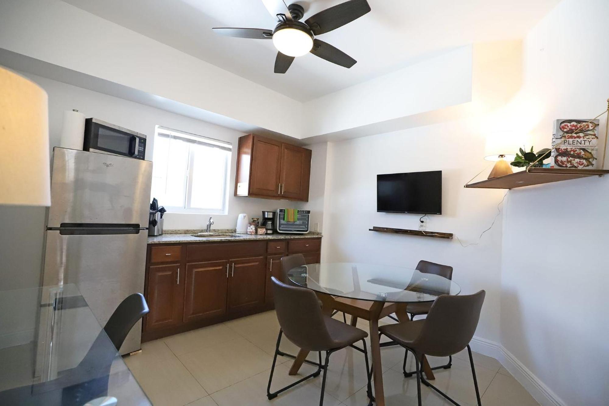 מיאמי ביץ' North Beach Steps To Sea Miami Apartment With Free Parking Family And Pet Friendly מראה חיצוני תמונה